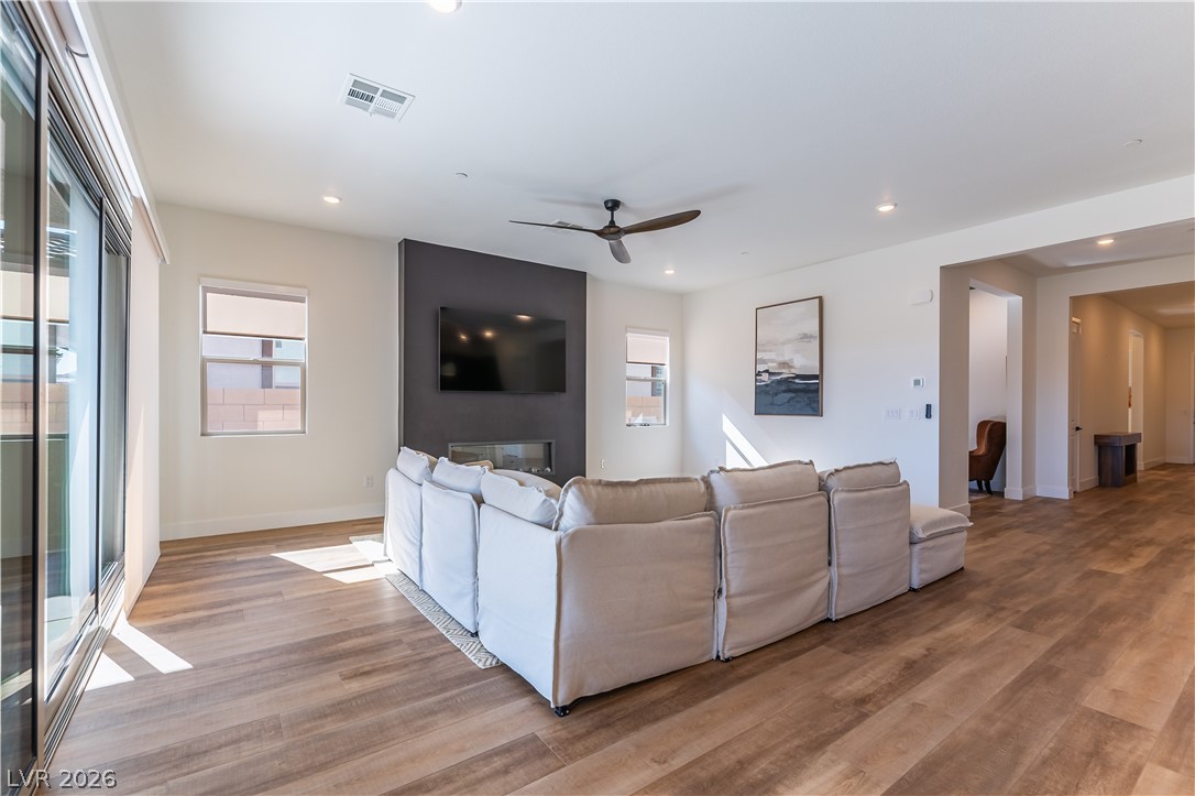 351 Portus Delphini Court Property Photo 10