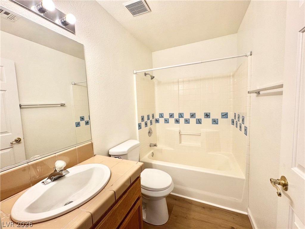 460 Comstock Street Property Photo 4