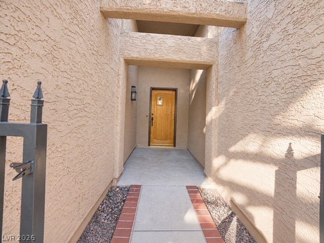 7163 Mission Hills Drive Property Photo 3