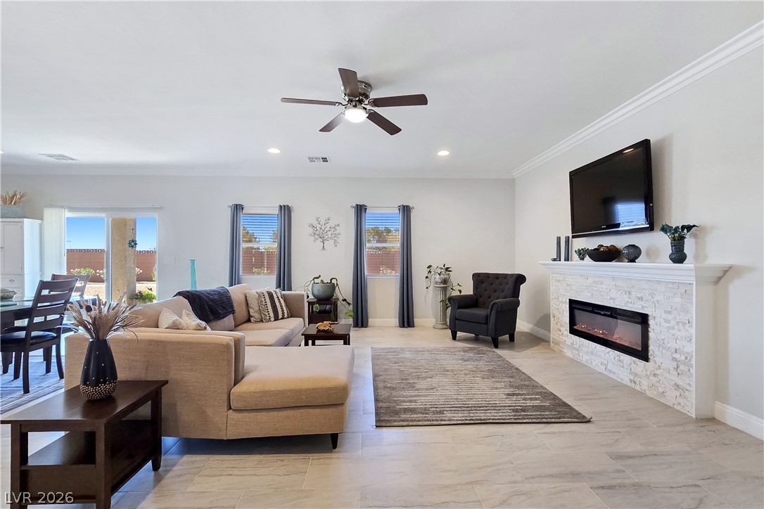 5471 Lincolnwood Court Property Photo 8