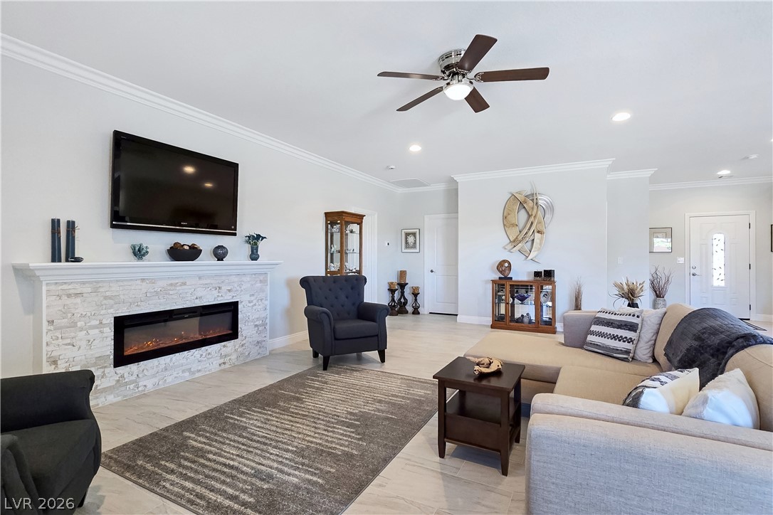 5471 Lincolnwood Court Property Photo 10