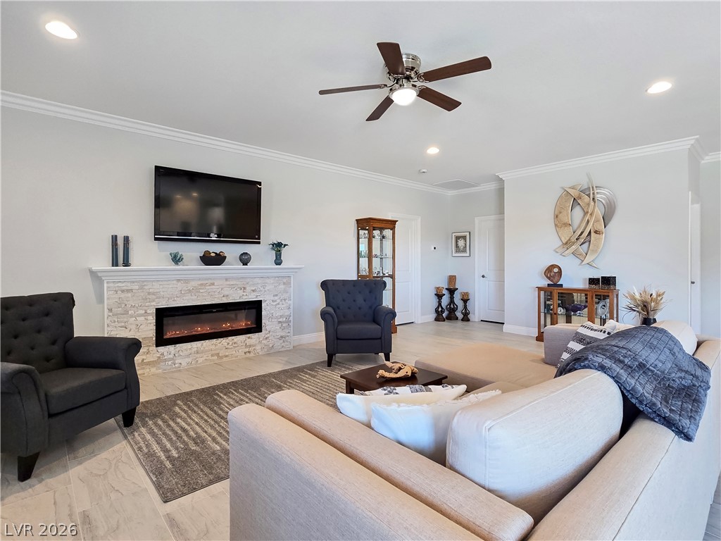 5471 Lincolnwood Court Property Photo 11