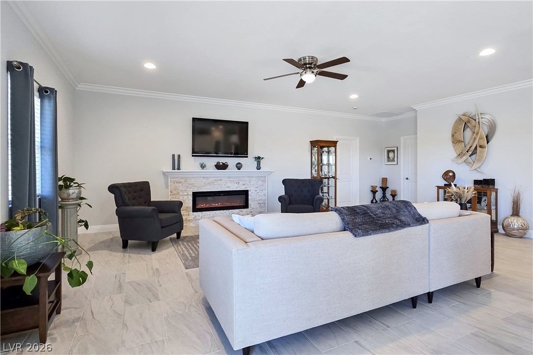 5471 Lincolnwood Court Property Photo 12