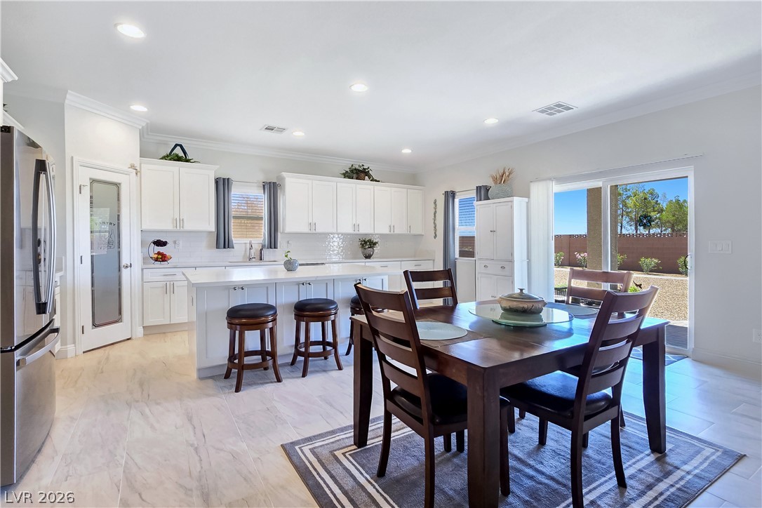 5471 Lincolnwood Court Property Photo 14