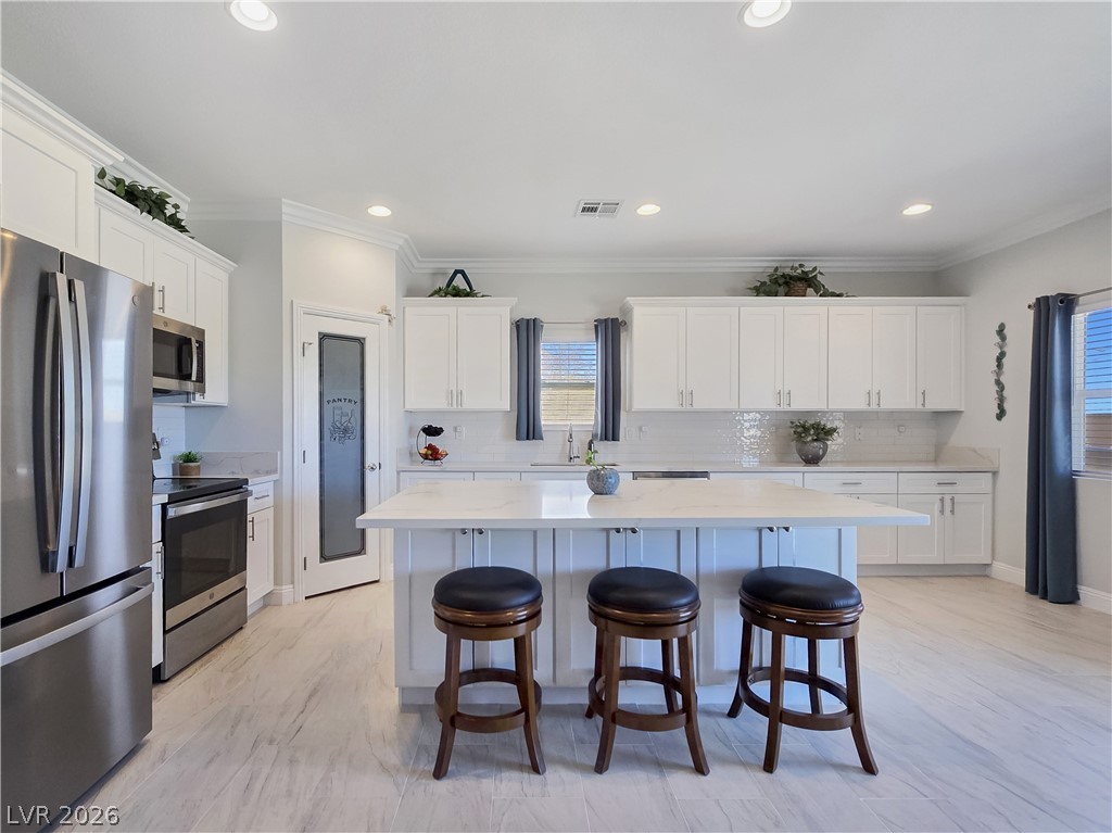 5471 Lincolnwood Court Property Photo 16