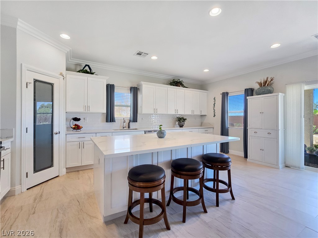 5471 Lincolnwood Court Property Photo 17