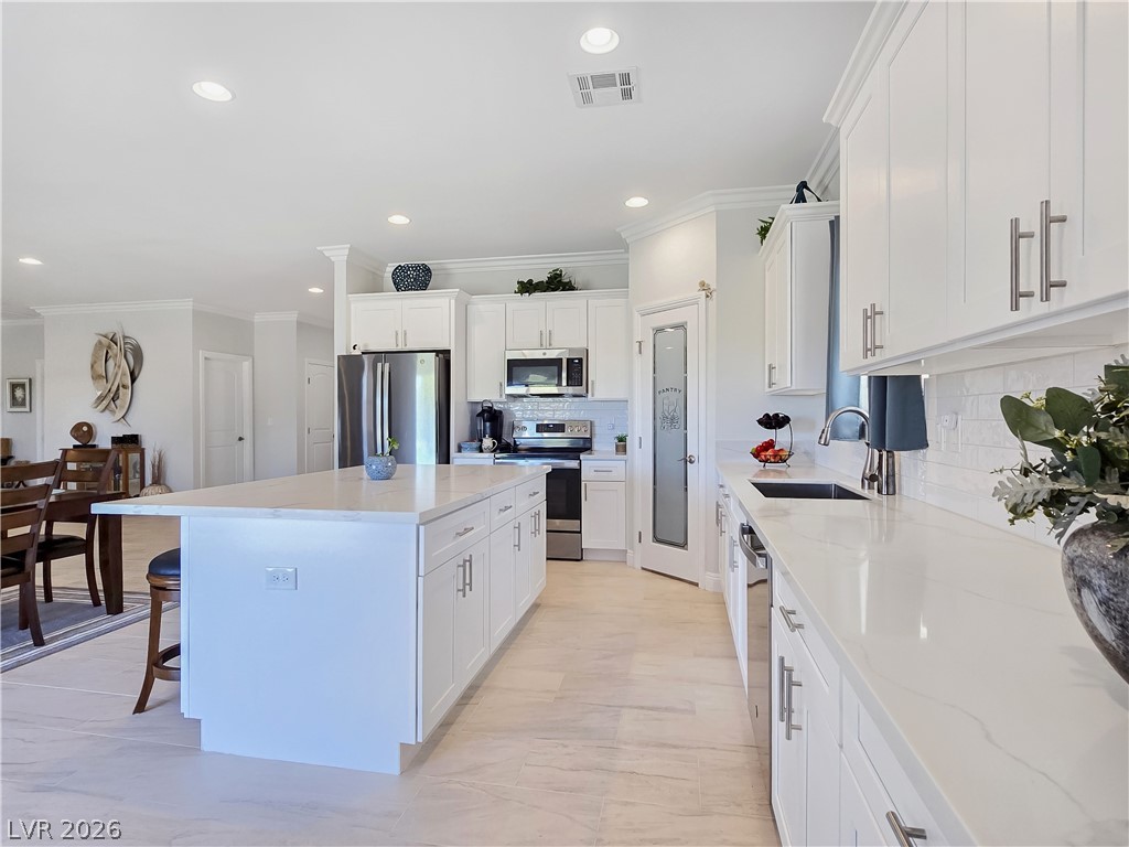 5471 Lincolnwood Court Property Photo 19