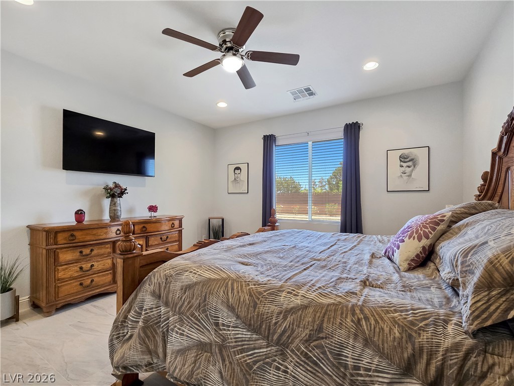 5471 Lincolnwood Court Property Photo 28