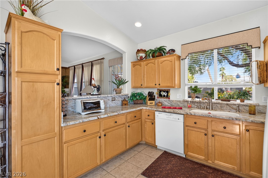 206 Alaska Jade Street Property Photo 28