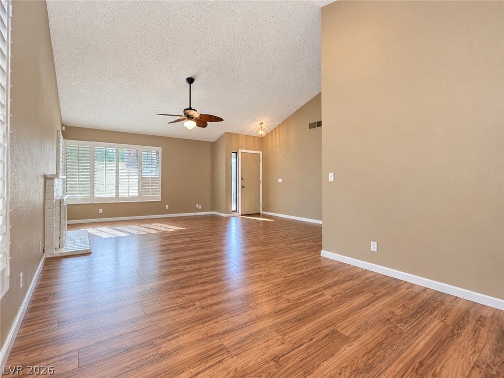 6672 Peachtree Lane Property Photo 3