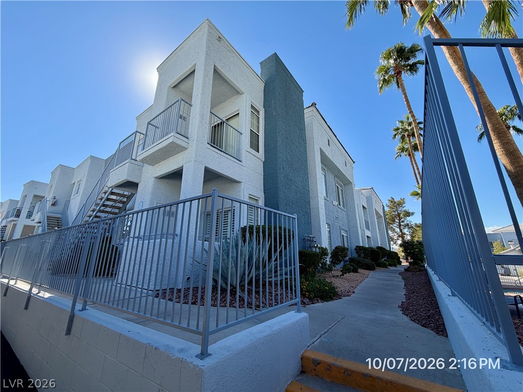 2201 Ramsgate Drive 724 Property Photo 1