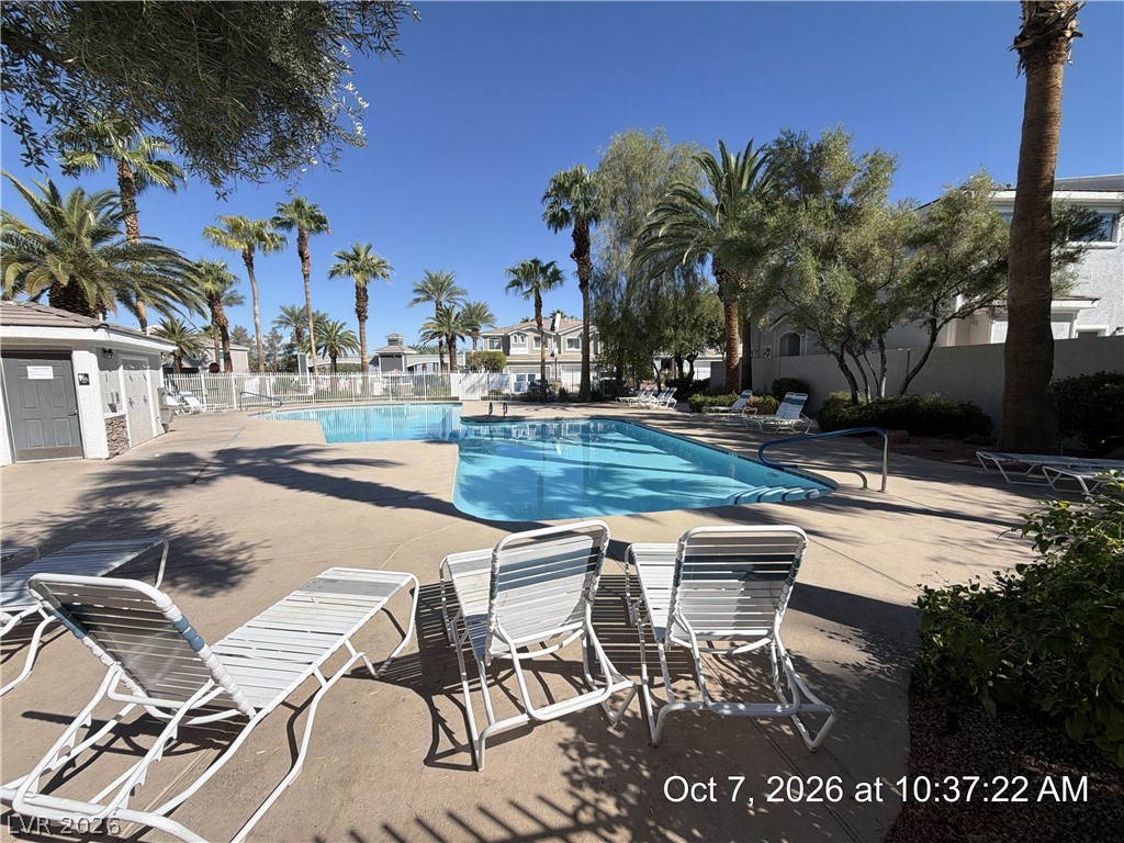 246 Queens Court Property Photo 2
