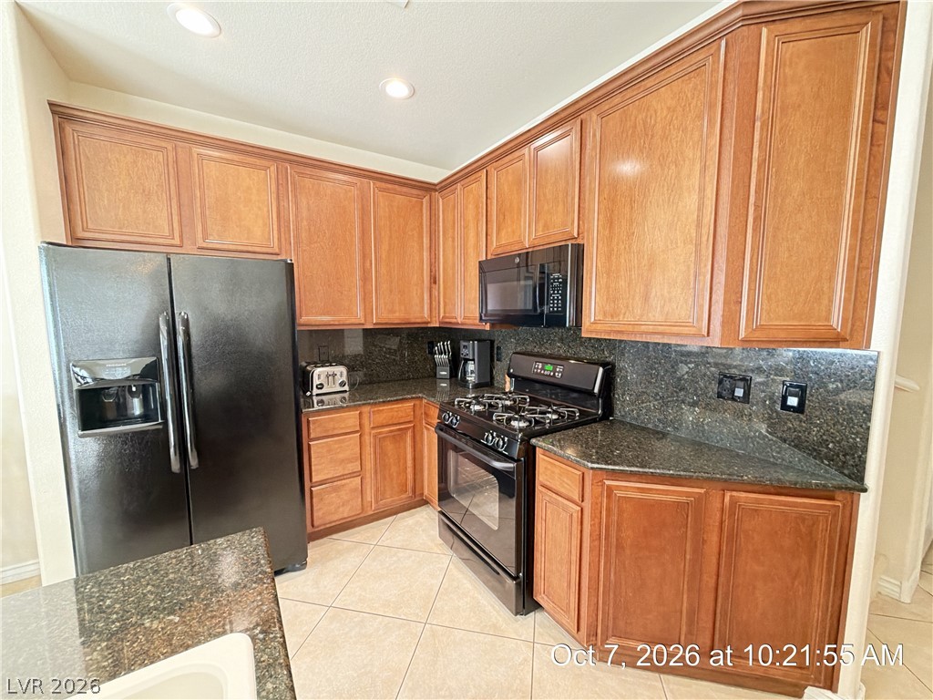 246 Queens Court Property Photo 12