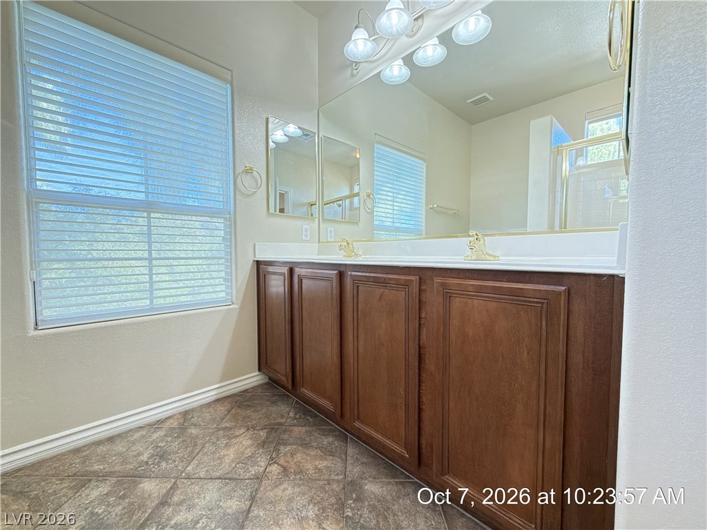 246 Queens Court Property Photo 25