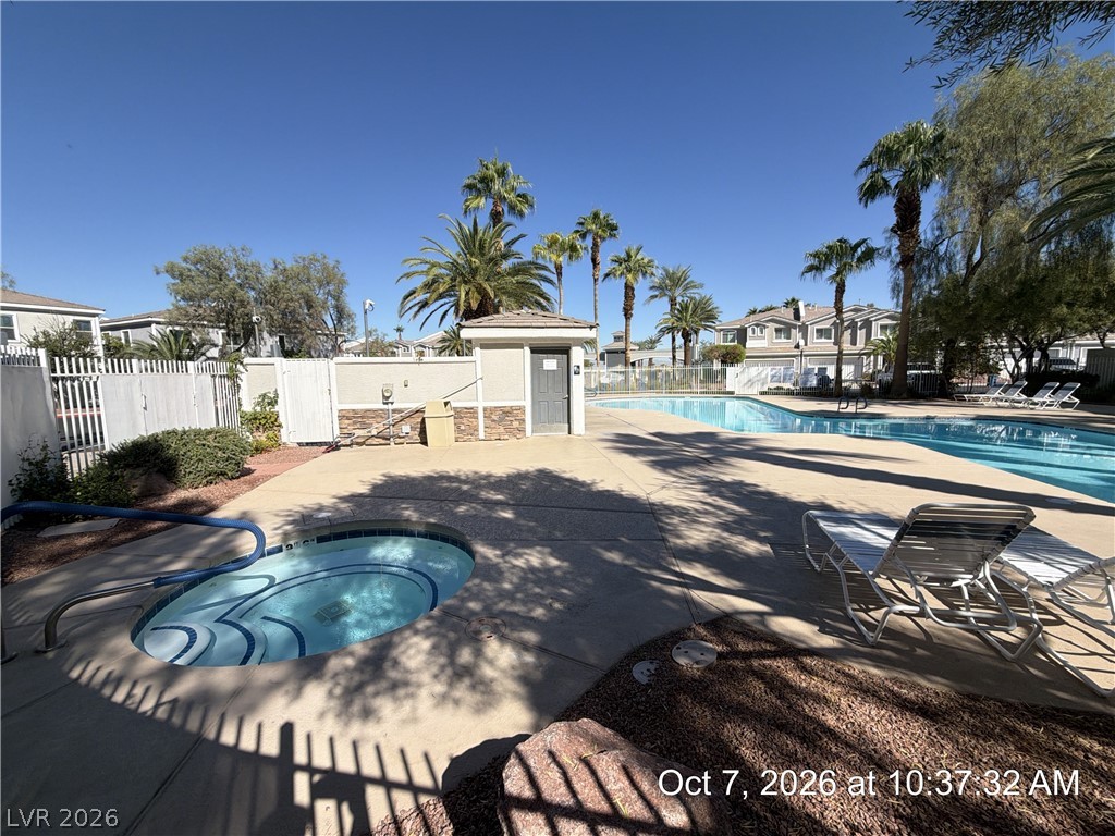 246 Queens Court Property Photo 46