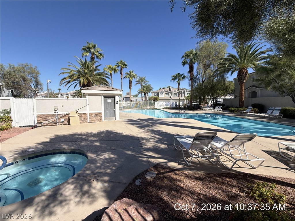 246 Queens Court Property Photo 47
