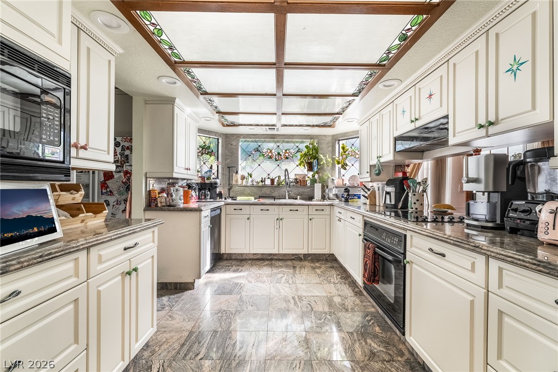 3947 Tudur Lane Property Photo 15