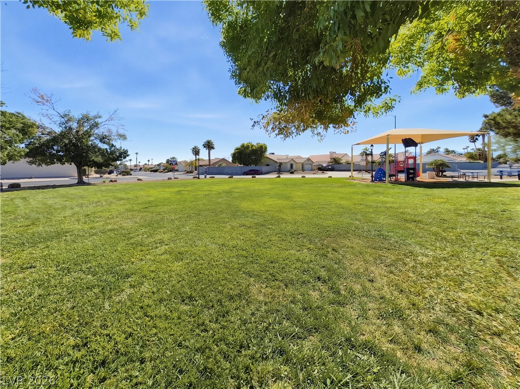 633 Roberta Alecia Avenue Property Photo 7
