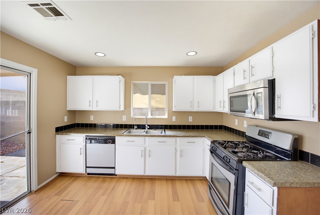 633 Roberta Alecia Avenue Property Photo 10