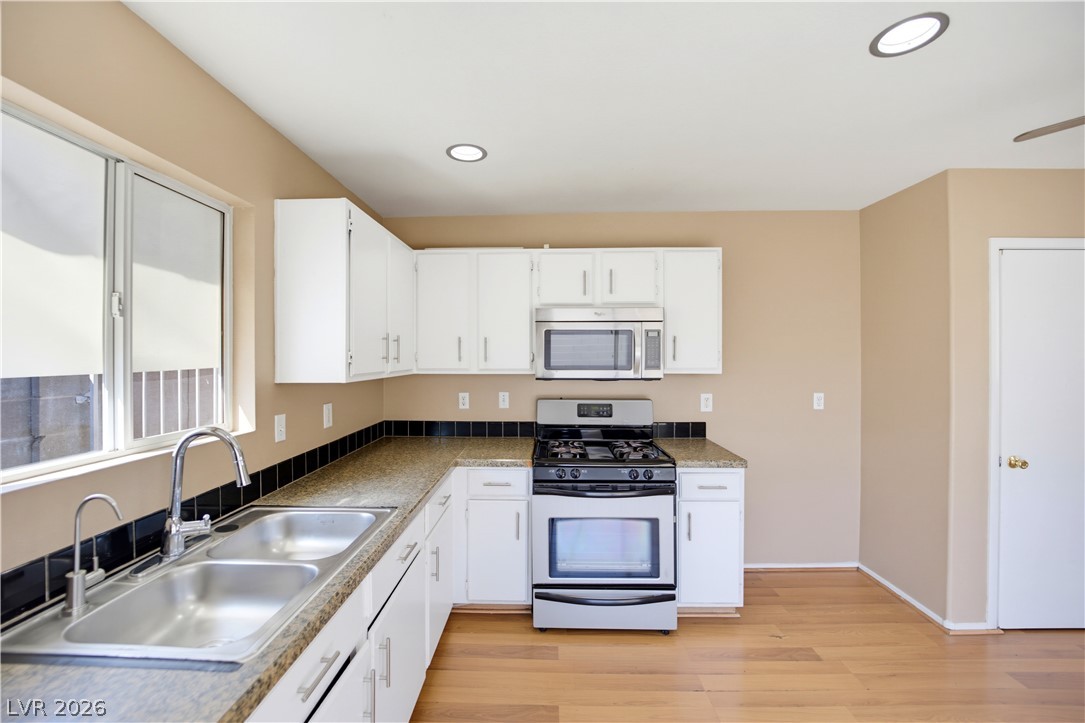 633 Roberta Alecia Avenue Property Photo 12