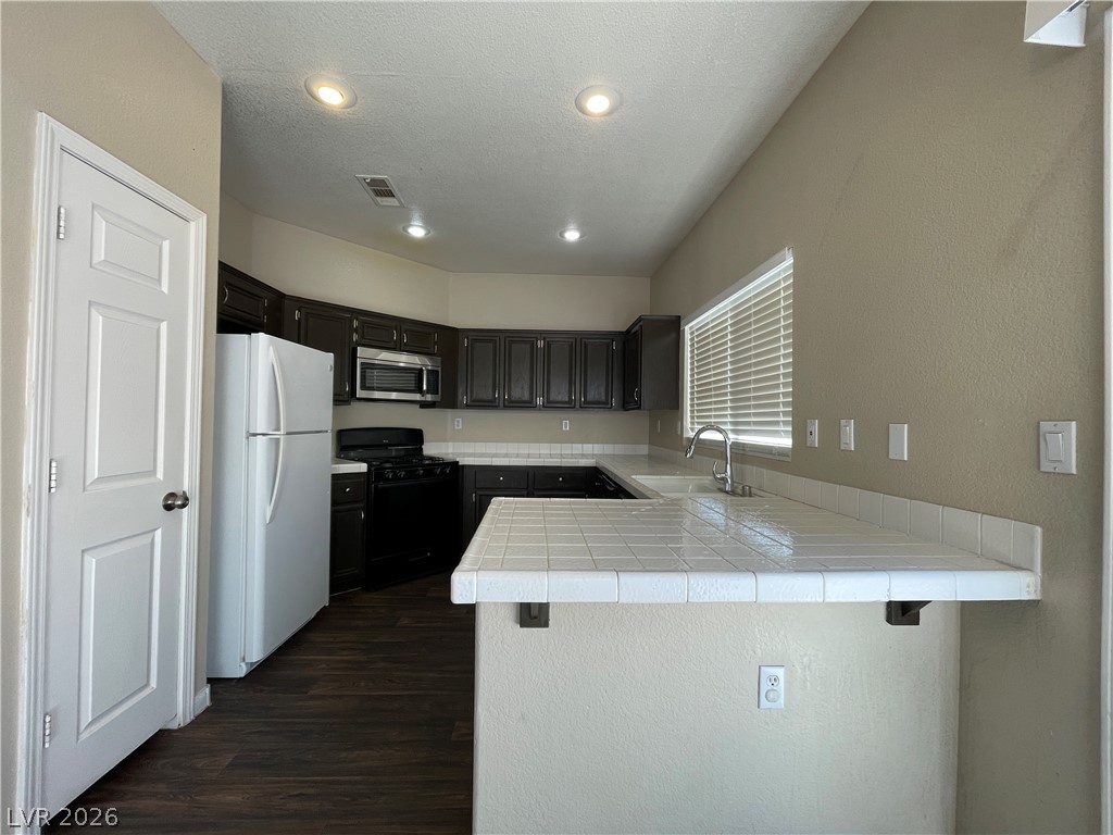 7873 Blue Brook Drive Property Photo 2