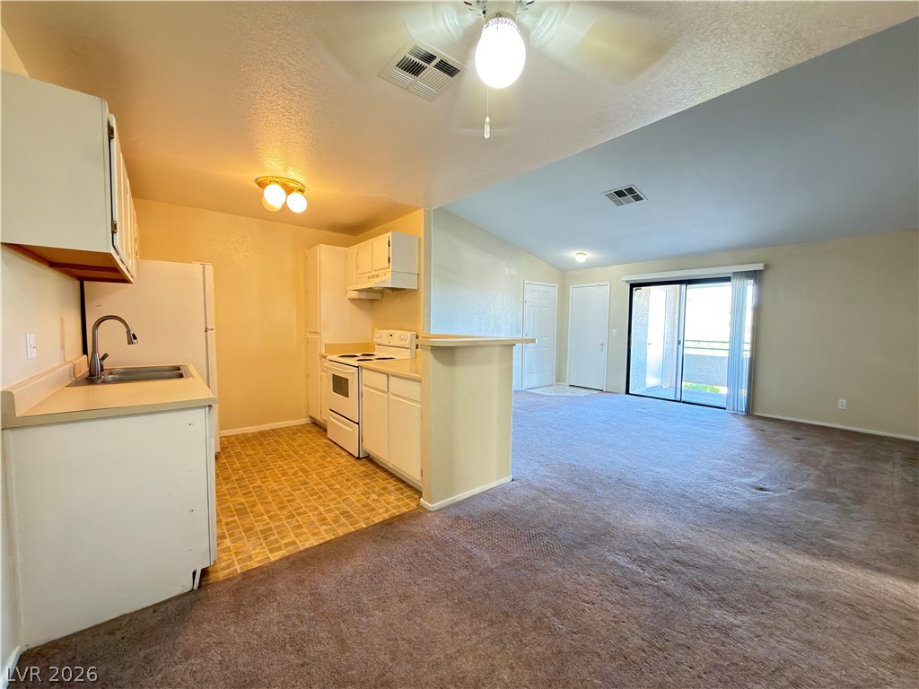 5251 Lindell Road 204 Property Photo 6