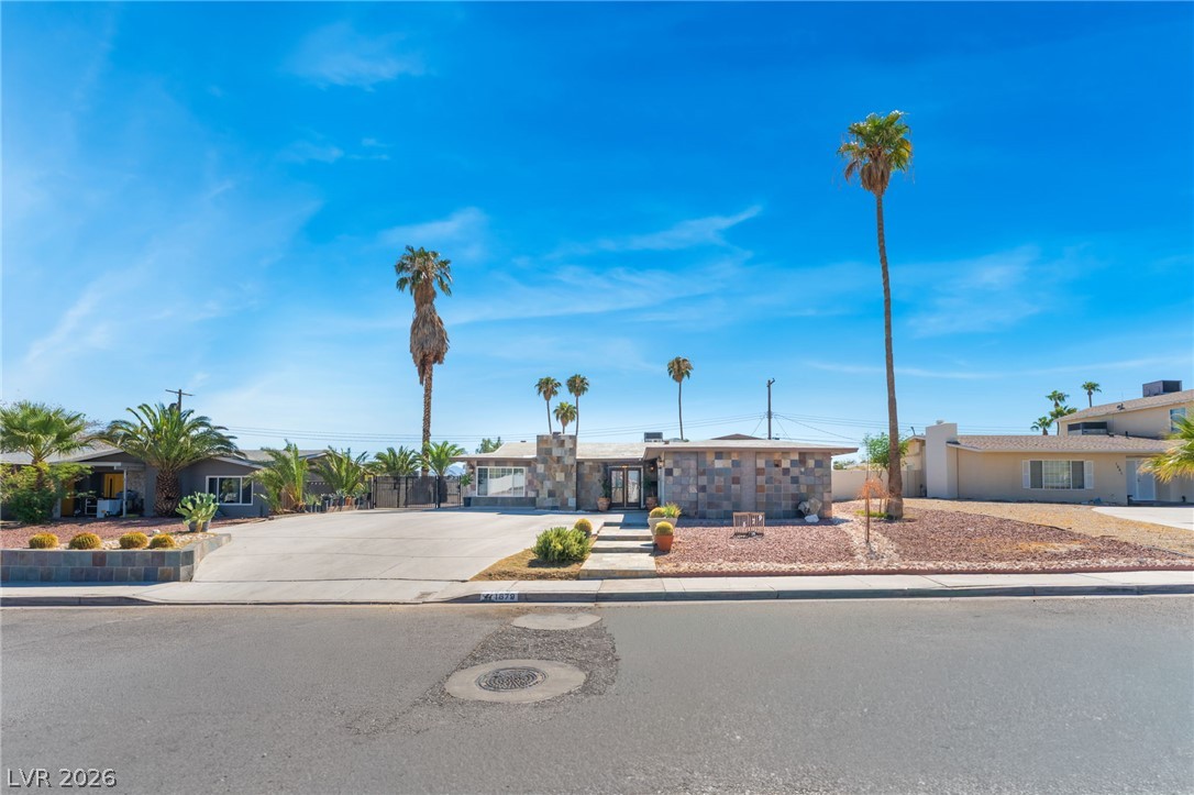 1679 Golden Arrow Drive Property Photo 1