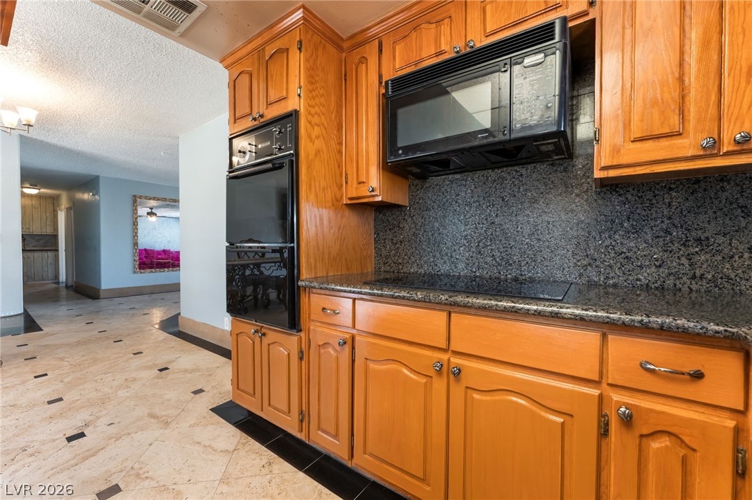 1679 Golden Arrow Drive Property Photo 19