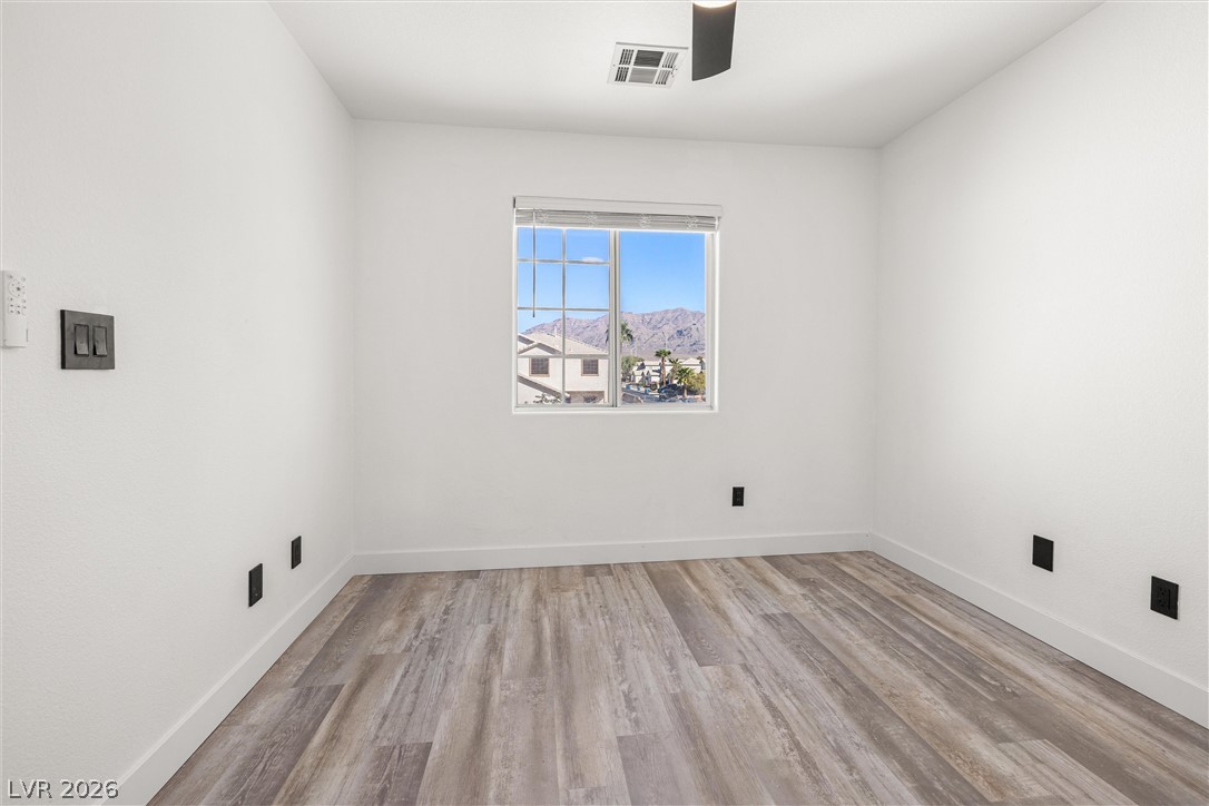 4817 Whispering Spring Avenue Property Photo 18