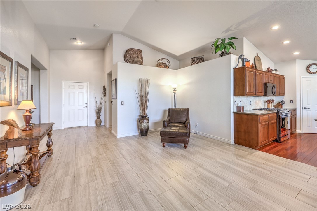 2131 Mountain Glow Avenue Property Photo 3