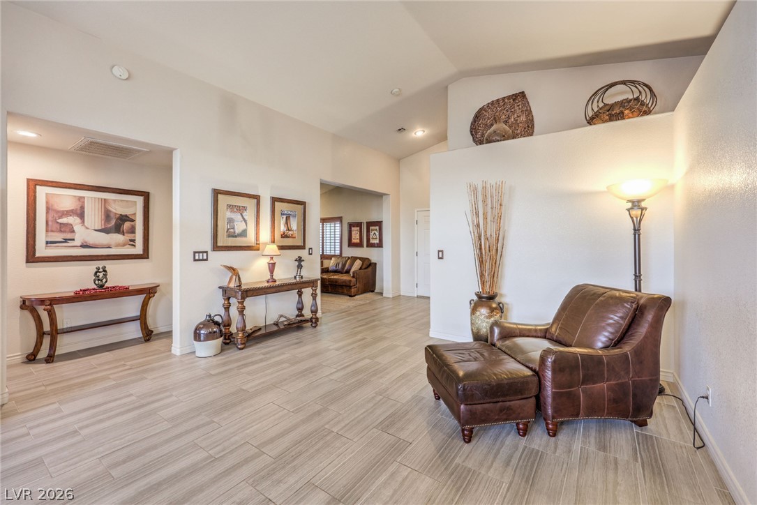 2131 Mountain Glow Avenue Property Photo 4