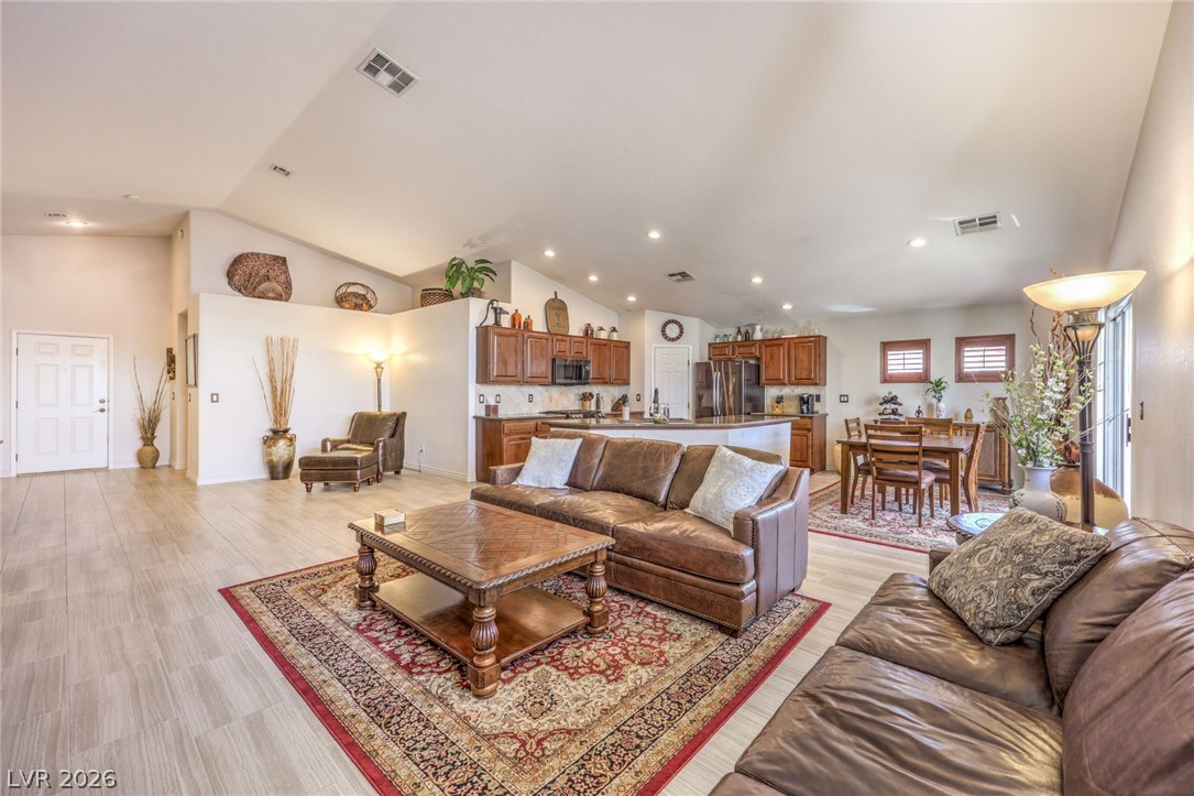 2131 Mountain Glow Avenue Property Photo 7