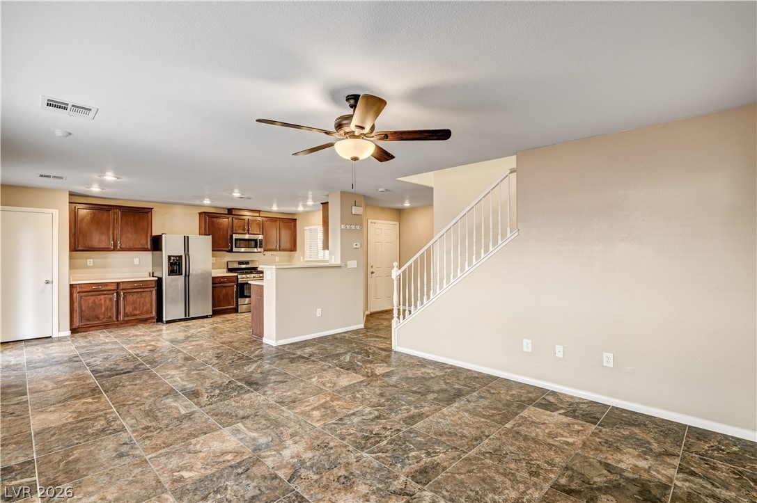 312 Snow Dome Avenue Property Photo 2