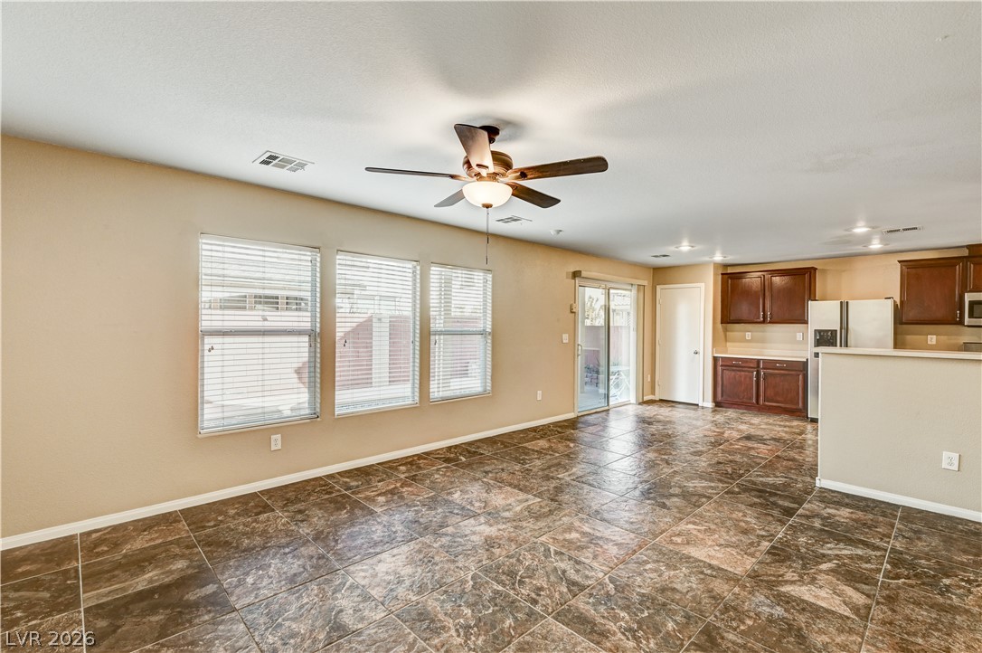 312 Snow Dome Avenue Property Photo 3