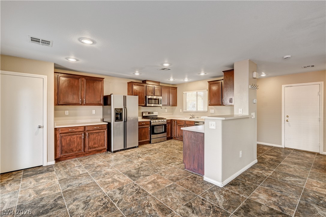 312 Snow Dome Avenue Property Photo 4