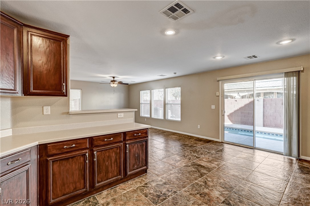 312 Snow Dome Avenue Property Photo 6