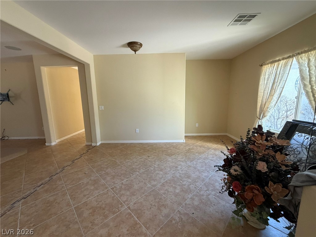 2145 Falls City Court Property Photo 7