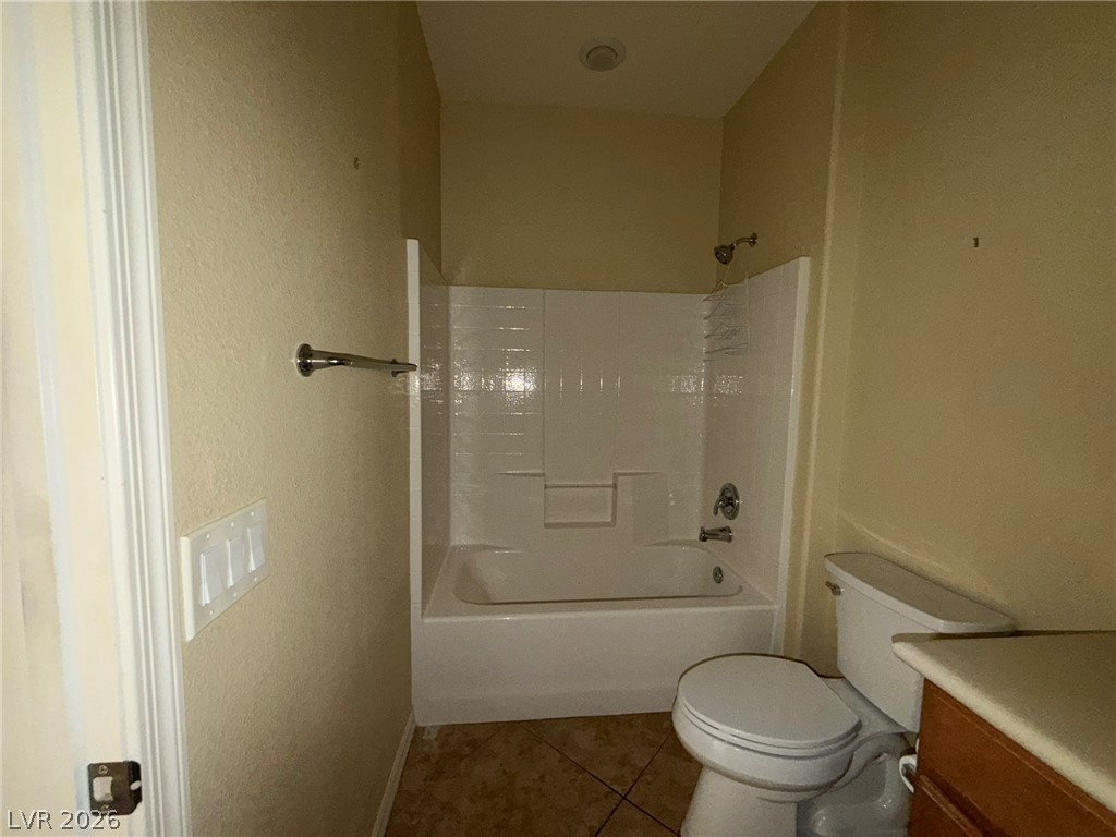 2145 Falls City Court Property Photo 12