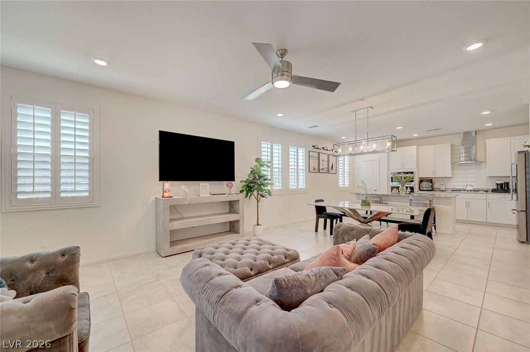2824837 Property Photo 3