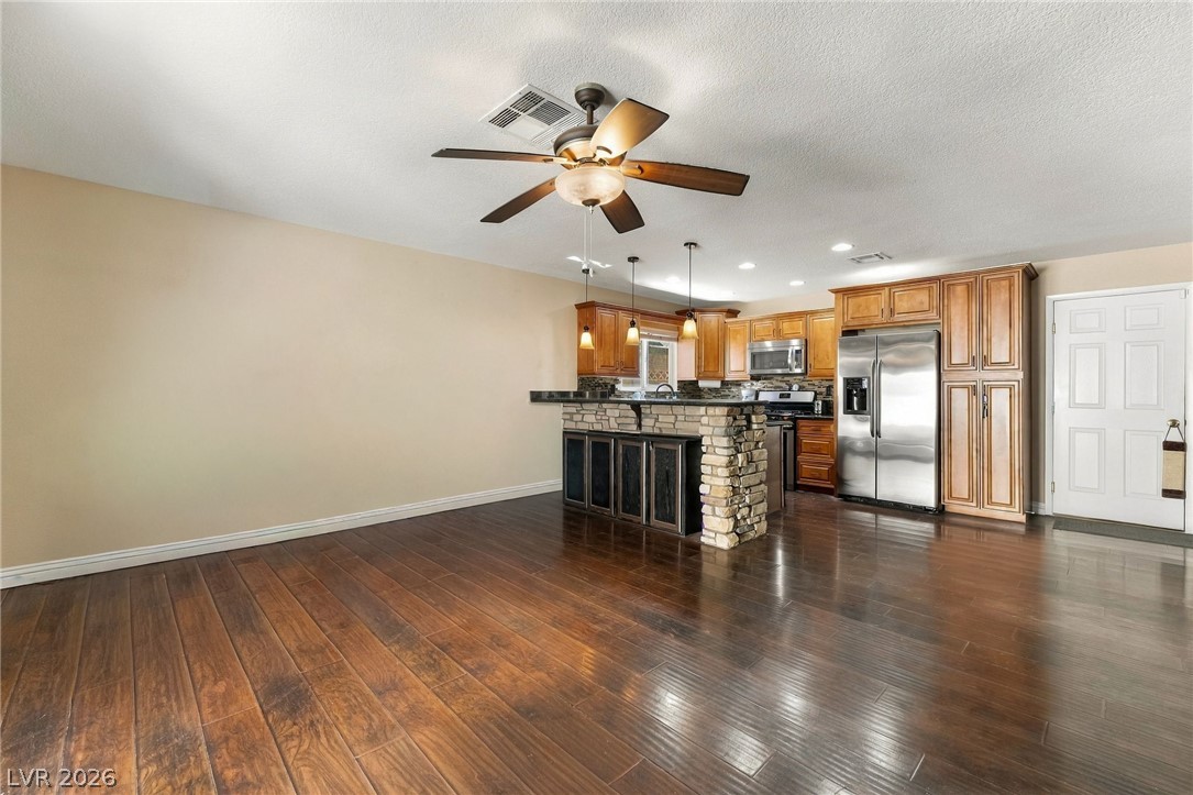 613 Valley View Drive Property Photo 6