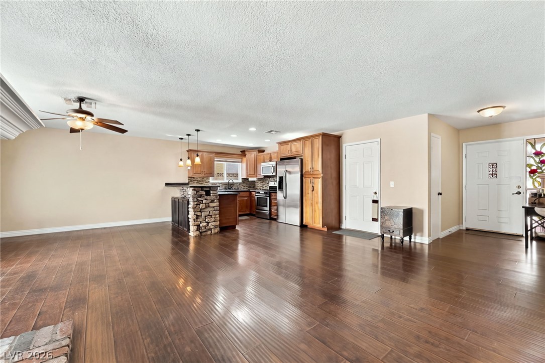 613 Valley View Drive Property Photo 8