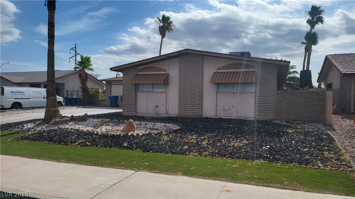 229 Breeze Street Property Photo 1