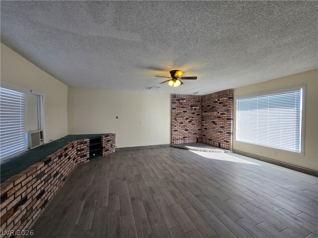 229 Breeze Street Property Photo 5