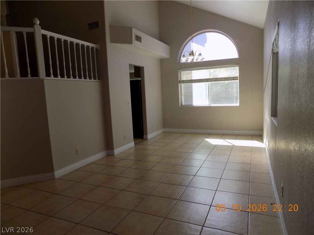 7421 Winterpine Avenue Property Photo 4
