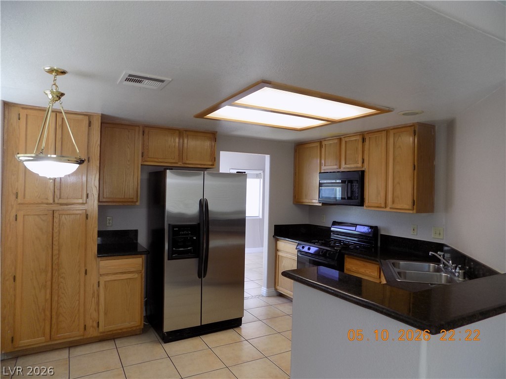 7421 Winterpine Avenue Property Photo 5