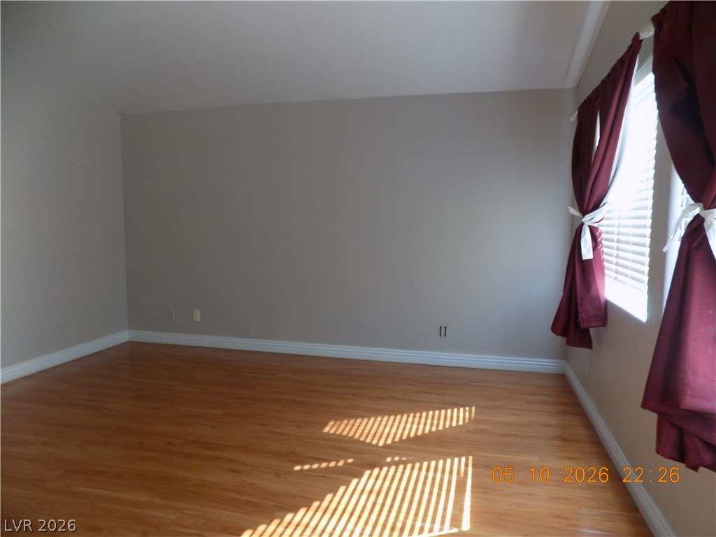 7421 Winterpine Avenue Property Photo 10