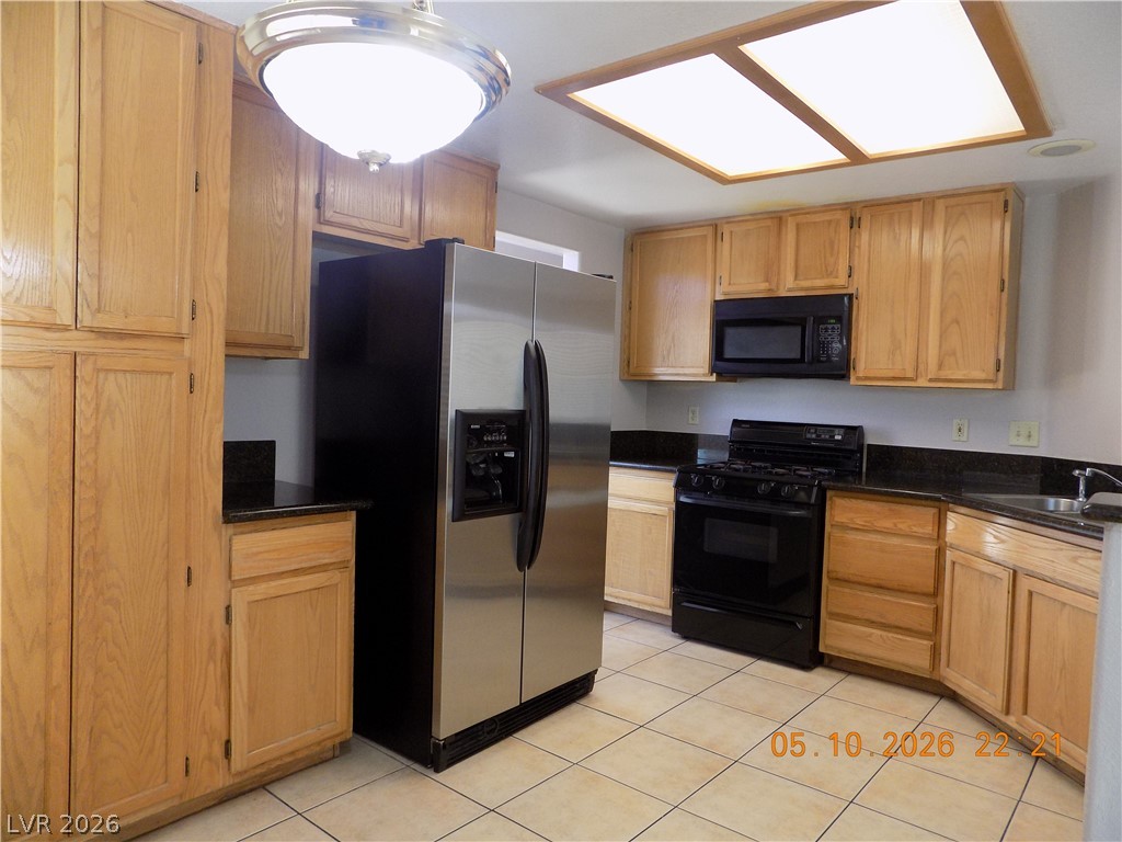 7421 Winterpine Avenue Property Photo 25