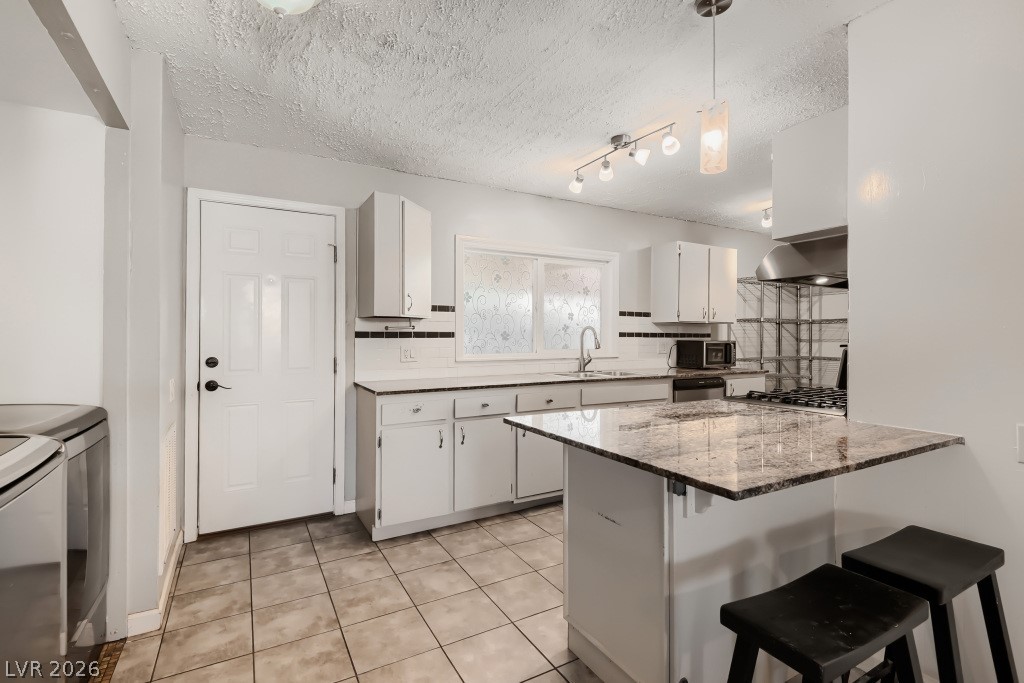 5422 North Sir Richard Drive Property Photo 10