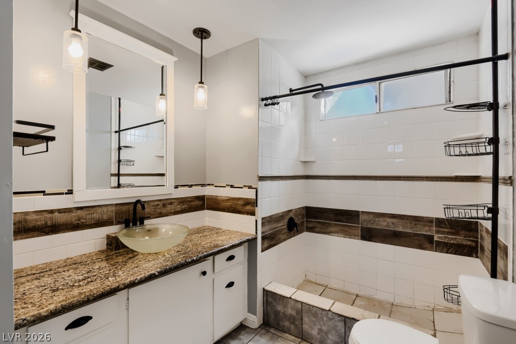 5422 North Sir Richard Drive Property Photo 15