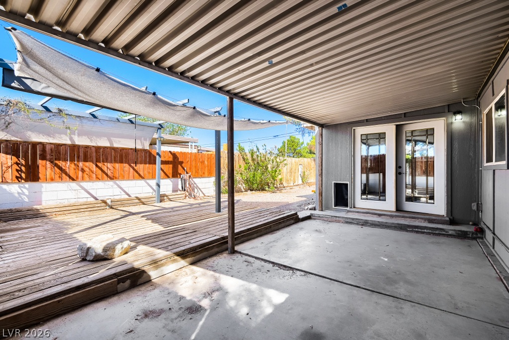 5422 North Sir Richard Drive Property Photo 18